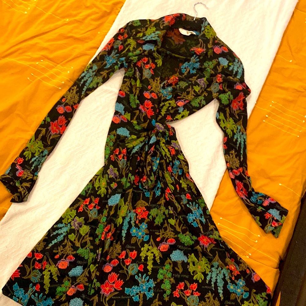 Diane Von Furstenberg Long Sleeve Wrap Dress | Black and Floral | size 12